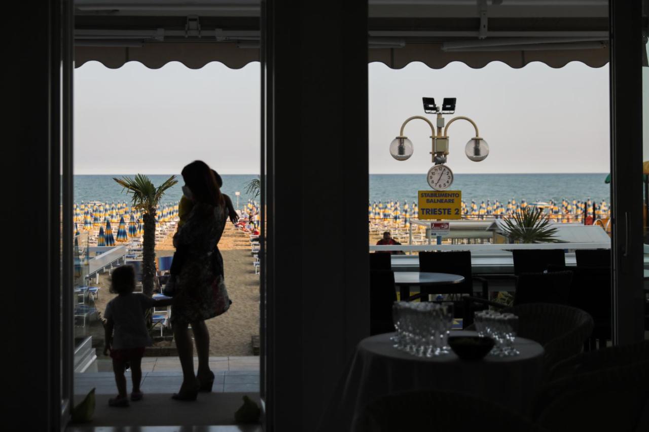 Hotel Boston 3 Stelle Superior Frontemare Lido di Jesolo Exterior photo
