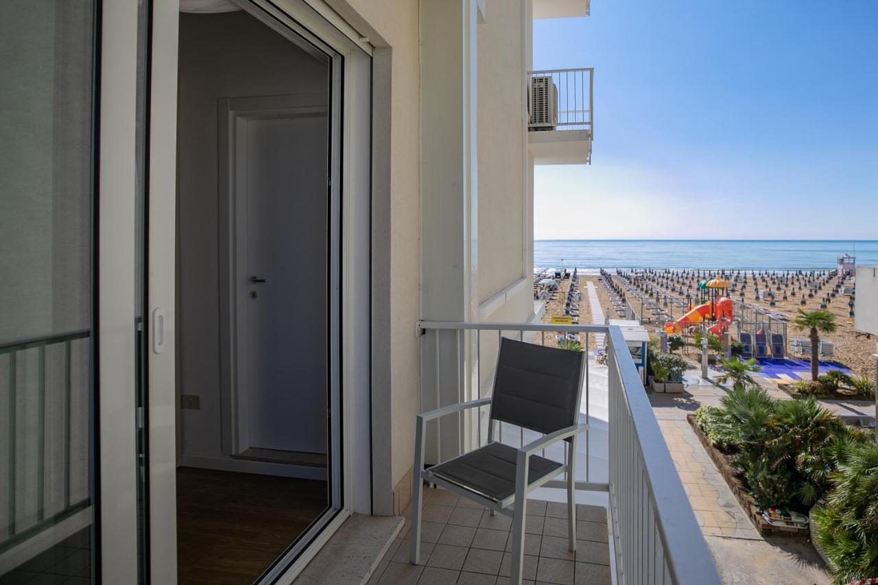 Hotel Boston 3 Stelle Superior Frontemare Lido di Jesolo Exterior photo