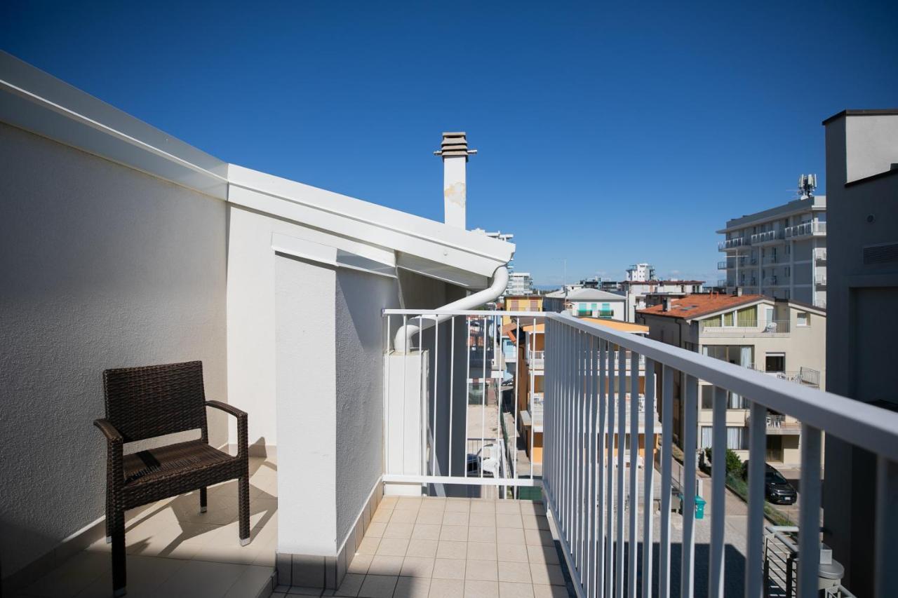 Hotel Boston 3 Stelle Superior Frontemare Lido di Jesolo Exterior photo