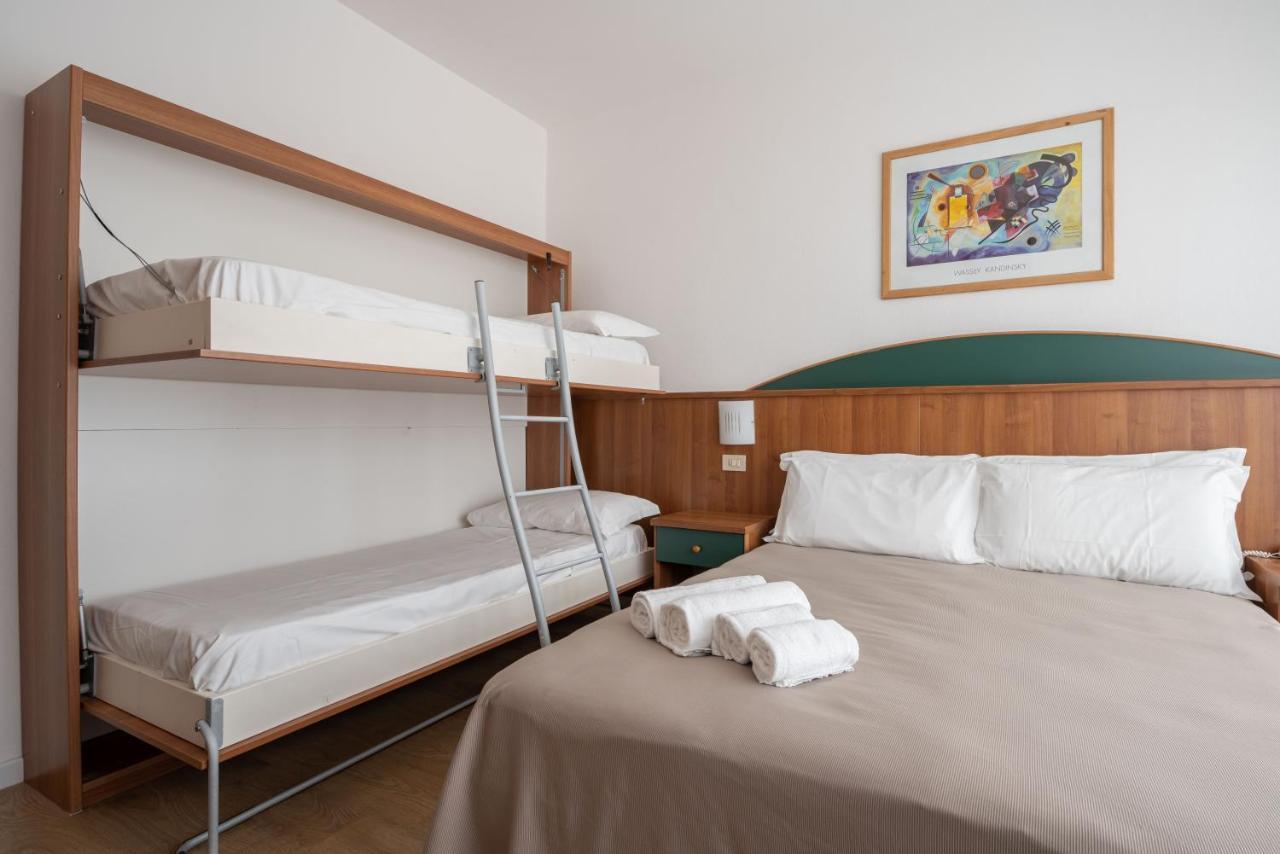 Hotel Boston 3 Stelle Superior Frontemare Lido di Jesolo Exterior photo