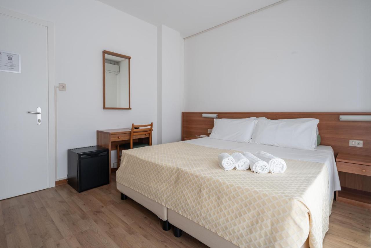 Hotel Boston 3 Stelle Superior Frontemare Lido di Jesolo Exterior photo