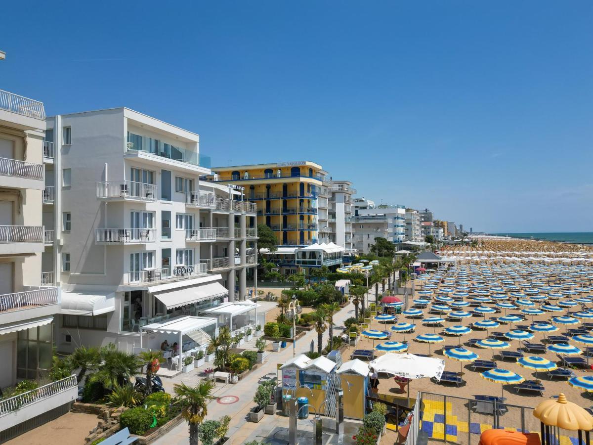 Hotel Boston 3 Stelle Superior Frontemare Lido di Jesolo Exterior photo