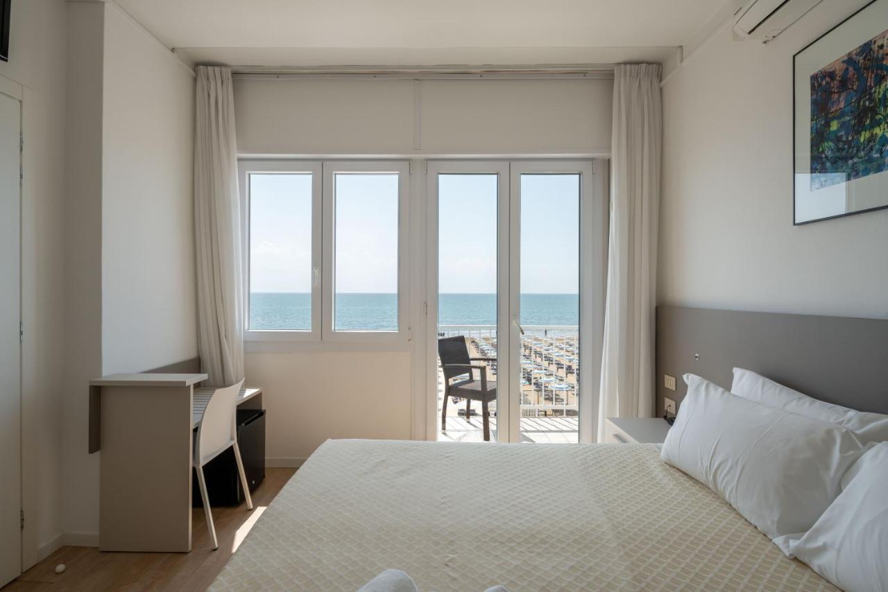 Hotel Boston 3 Stelle Superior Frontemare Lido di Jesolo Exterior photo