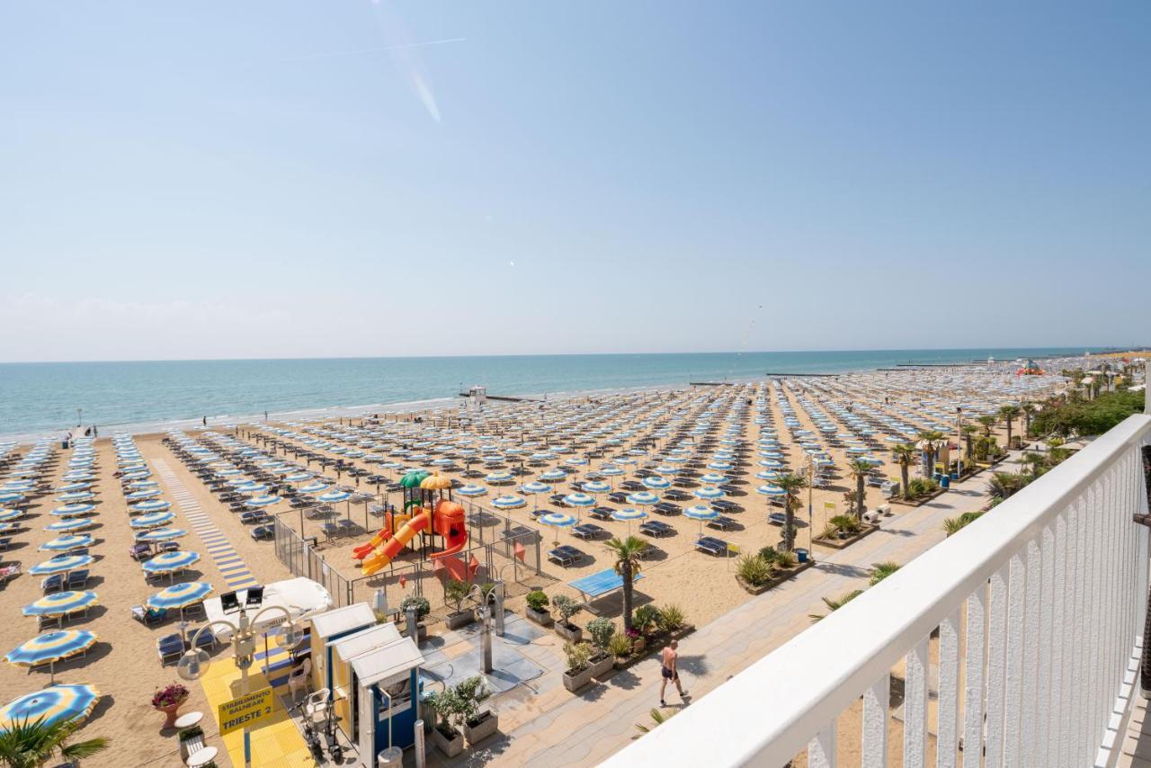 Hotel Boston 3 Stelle Superior Frontemare Lido di Jesolo Exterior photo