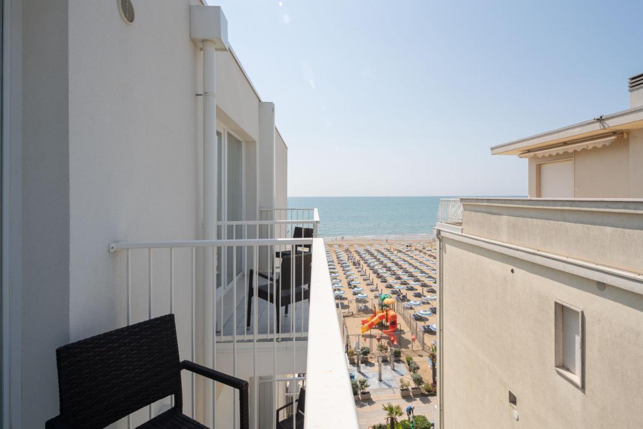 Hotel Boston 3 Stelle Superior Frontemare Lido di Jesolo Exterior photo