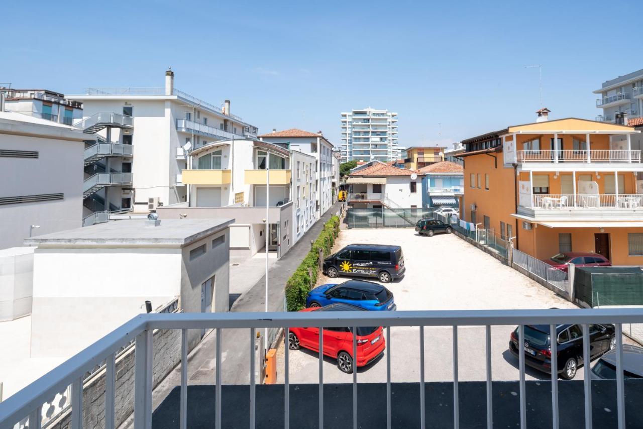 Hotel Boston 3 Stelle Superior Frontemare Lido di Jesolo Exterior photo