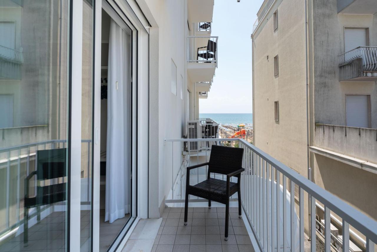 Hotel Boston 3 Stelle Superior Frontemare Lido di Jesolo Exterior photo