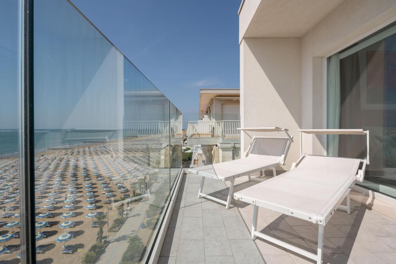 Hotel Boston 3 Stelle Superior Frontemare Lido di Jesolo Exterior photo